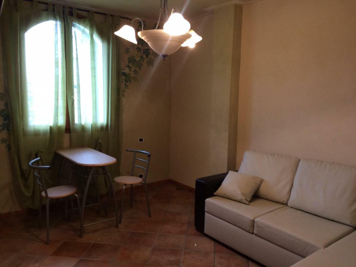 Villa Con Piscina A Imperia, Italy Exteriör bild